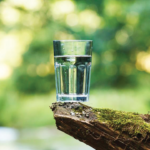 8 Benefits of Drinking Water In The Morning